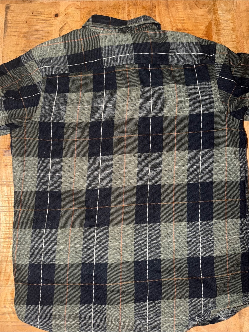 Mountain Hardwear Men's Black and Gray Plaid Button-Down Shirt - Picture 5 of 6